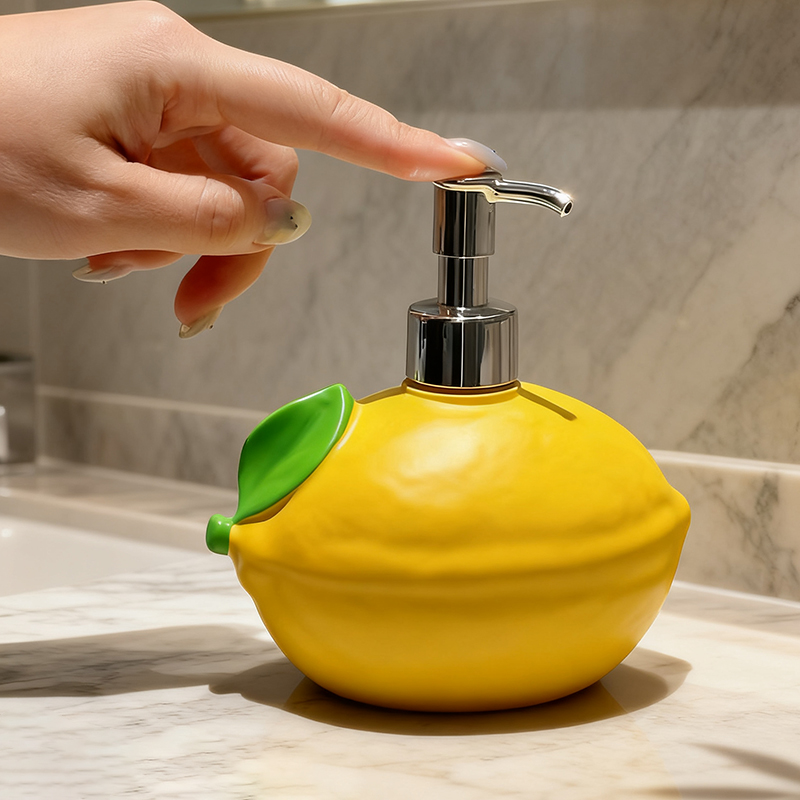 موزع صابون من الراتنج على شكل  - مراجعة Soap Making Jar وسعره